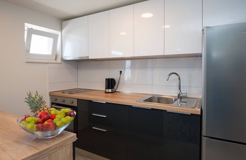 Podstrana Apartment | Seaside Luxury Suites