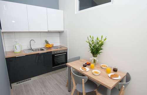 Podstrana Apartment | Seaside Luxury Suites