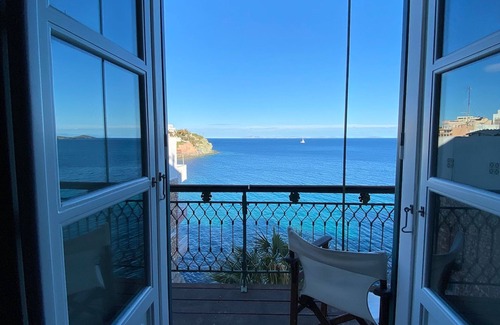 Ermoupoli Apartment | Seaside neoclassical property in Vaporia Ermoupoli