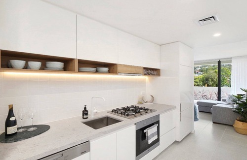 Terrigal Apartment | SEASIDE PINES | Short walk to beach | Accom Holidays