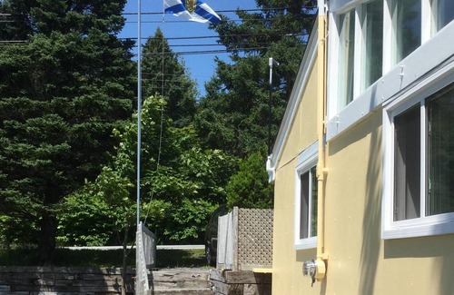 Boutiliers Point Cottage | Seaside retreat 30 minutes from downtown Halifax
