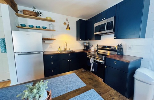 Portland Apartment | Seaside Retreat in Cape Elizabeth. Walk to 2 Beaches, restaurants + coffee shops