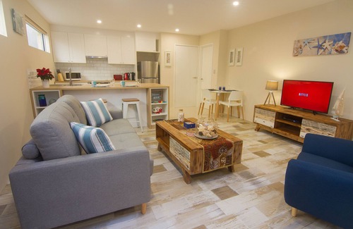 Quinns Rocks Apartment | Seaside Rocks Studio Apartment - Stay and relax