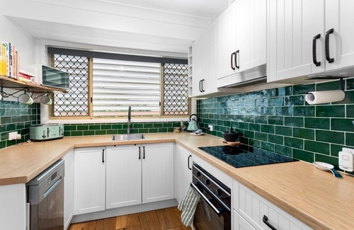 Scarborough Apartment | Seaside Serenity: Charming 2-Bedroom Getaway