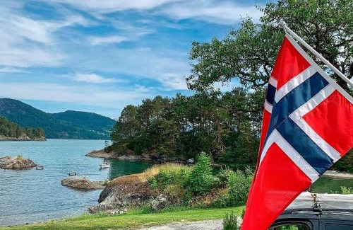 Kvam House | Seaside Serenity in Hardangerfjord-By Traum