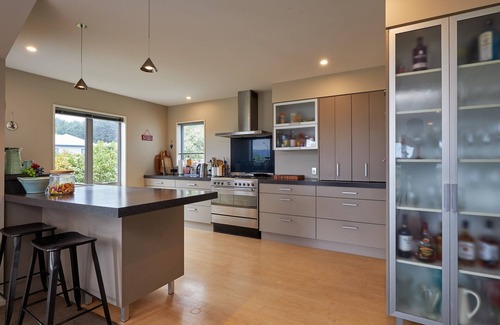 South Bay House | Seaside Serenity - Kaikōura Holiday Home