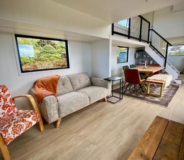 Surat Bay House | Seaspray Cabin