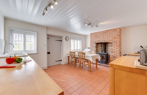 Weybourne House | Seastone - Two Bedroom House, Sleeps 4