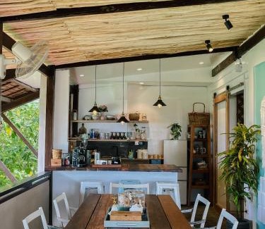 Catangnan House | Seaūgo by the Sea