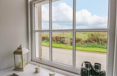 Lochgilphead Cottage | SEAVIEW-BARSLOISNACH COTTAGE, family friendly in Kilmartin