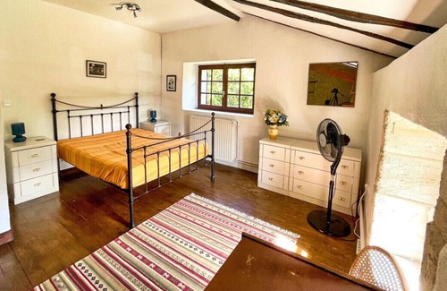 Paussac-et-Saint-Vivien Cottage | Secluded country side cottage with private pool