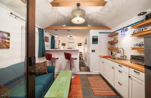 Humboldt House | Secluded 2 Bdm Patio Villa Right By All The Action