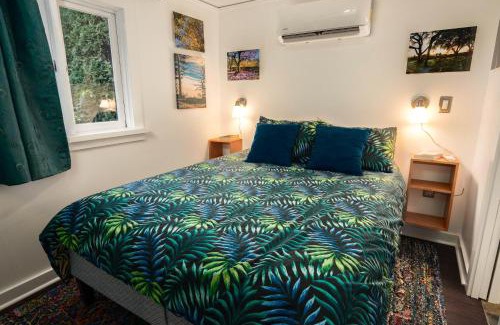 Humboldt House | Secluded 2 Bdm Patio Villa Right By All The Action