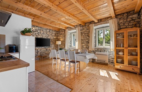 Lovrec Villa | secluded 4-bedroom villa with 45sqm heated pool