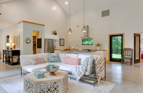 Toano House | Secluded 5-Acre Waterfront view near Williamsburg