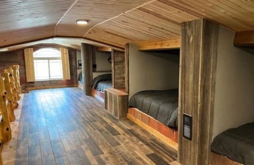 Crestline Cabin | Secluded 6 bed, 2 full bath Lodge with everything you need for a wonderful stay.