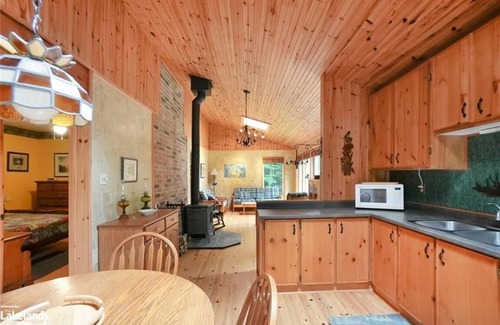 Dysart et al Cottage | Secluded Bliss on a Pristine Spring-Fed, Ross Lake