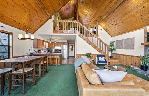 Robbinsville Cabin | Secluded Cabin: Mountains, Hot Tub, Wi-fi, Firepit