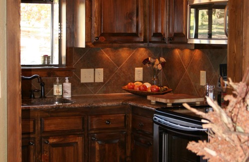 Grapeland Cabin | Secluded Cabin On A 13 Acre lake; 10 min from Crockett, 30m Palestine