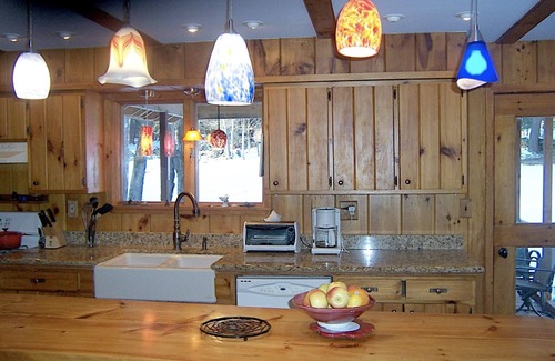 Bearsville Cabin | Secluded Cabin with Hot Tub - 5 Miles to Woodstock
