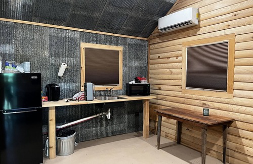 Waynesboro Cabin | Secluded cabin with loft near a creek. Perfect get a way for relaxation.