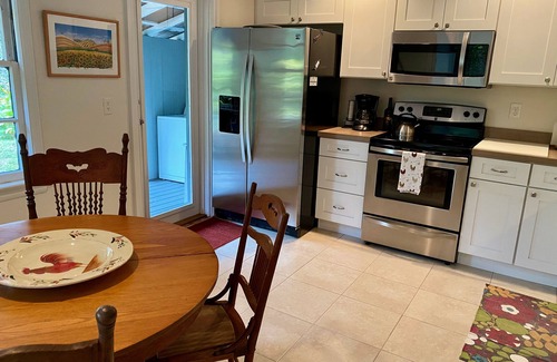 Ridge Wood Heights House | Secluded Cottage on 6.2-Acre Homestead IN TOWN 10-15 min to Beach/Downtown