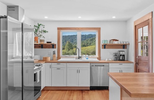 De Lancey House | Secluded Cottage on 85 Acres – Peaceful Country Retreat Surrounded by Nature