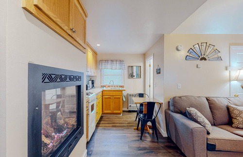 Eastern Vermont Cabin | Secluded, dog-friendly cabin with hot tub, mountain view, fireplace & deck