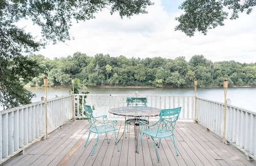 Selma House | Secluded downtown cozy cabin feel w/waterfront view of the Edmund Pettus Bridge