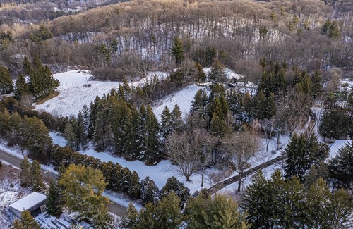 Hamilton Other | Secluded Farmhouse Getaway in Beautiful Conservation Area