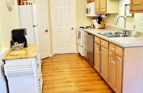 Smithville House | Secluded Getaway ! ! - Eagle Creek Cottage - Pet friendly!