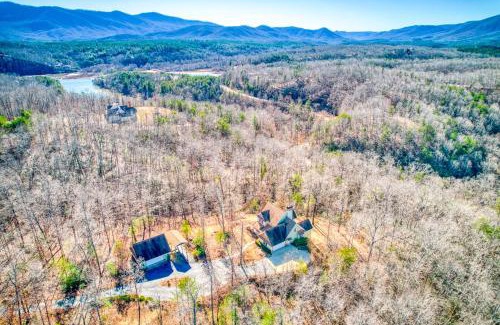 Mill Spring House | Secluded Lake House