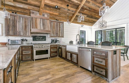 Farmerville House | Secluded Luxe Cabin| FirePit & Kayaks | Boathouse