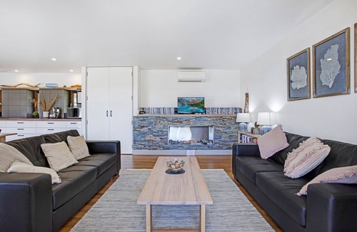 Greens Beach House | Secluded Luxury
