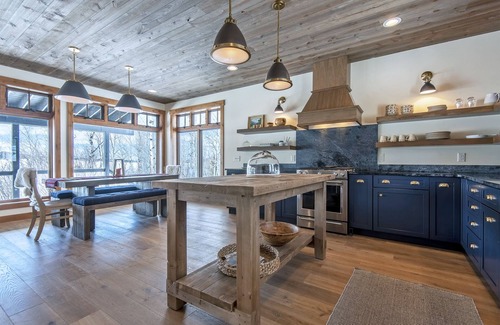 Wayan Cabin | Secluded Luxury Cabin near Star Valley, Wyoming