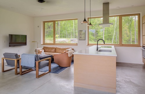 Lincoln House | SECLUDED MODERN RUSTIC