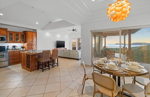 Panama Beach Condo | Secluded Penthouse - Sunset Views - Private Pool