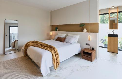 Beynac-et-Cazenac Villa | Secluded Pool Villa near Castle