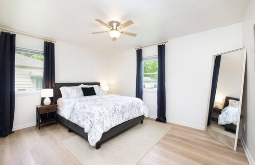Parma Heights Apartment | Secluded & Renovated Home With Backyard & Hot Tub!