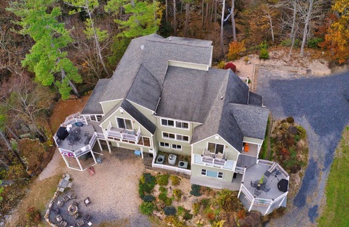 South Fork House | Secluded Retreat- Endless Mtn Views, Rushing Stream, Waterfalls- Sleeps up to 18