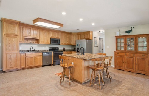 Charles City House | Secluded Riverfront Home + Deep Water Boat Dock - Between Williamsburg-Richmond