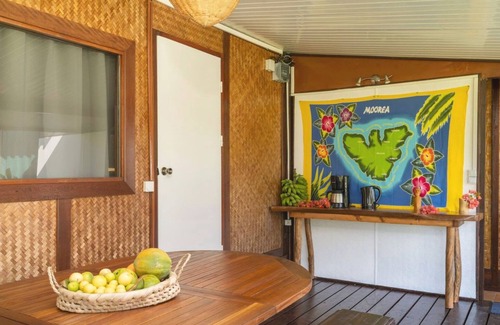 Moorea-Maiao House | Secluded Rustic Bungalow by Tipaniers Beach