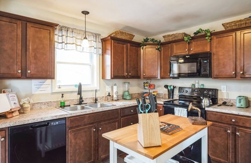 Brogue House | Secluded Scenic Retreat, Amish Country, Vineyards