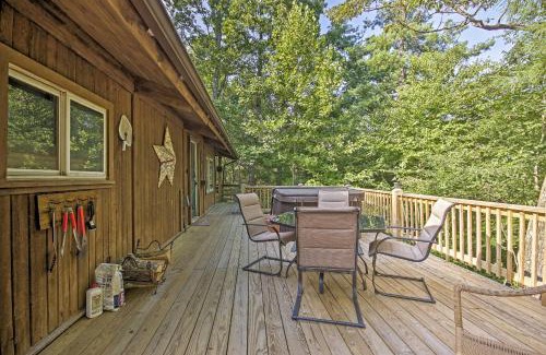Hood House | Secluded Stanardsville Cabin with 10 Acres and Hot Tub