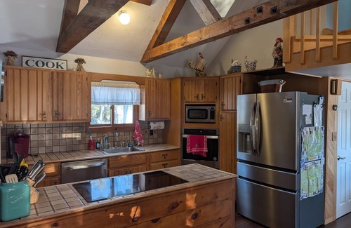 Rindge House | Secluded, Stunning Lakefront Home