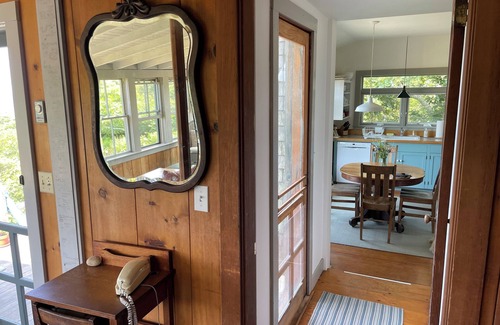 Aquinnah Cottage | Secluded Waterfront - North Shore - Private Beach