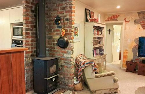Waitara House | Secret Cottage