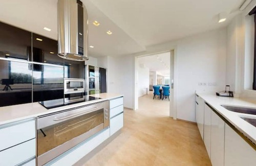 Barrika House | See & Be.