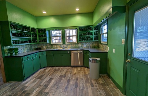 Alva House | See nearby attractions, Visit Little Sahara, great salt plains, Alabaster Cavern