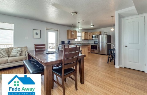 Surfside Beach House | See the Sea(on the Beach) Sleeps 16